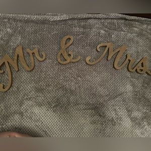 Mr And Mrs standing sign(s)